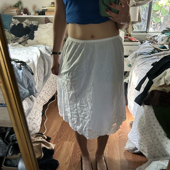 Vintage White Slip Skirt - Picture 5 of 9
